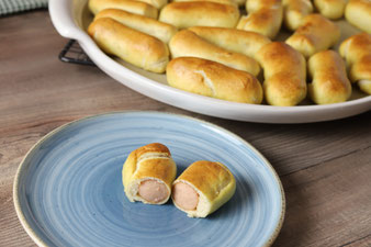 Wiener im Teig Brezenteig auf der White Lady oder Ofenzauberer mit Teigroller im Pampered Chef Onlineshop bestellen