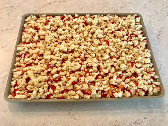Erdbeer Streusel Kuchen mit kleiner Streicher und großer Ofenzauberer James im Pampered Chef Onlineshop bestellen