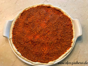 Pizza Bolognese auf der White Lady von Pampered Chef