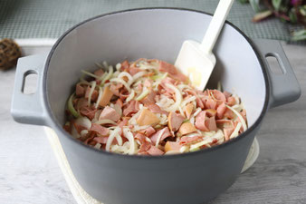 Eintopf im gusseisernen emaillierten Topf von Pampered Chef