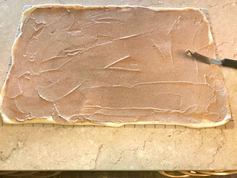 Hefezopf mit Quark Zimt Füllung aus der Stoneware rund im Pampered Chef Onlineshop bestellen