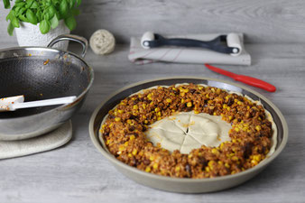 Teig in der runden Servierplatte von Pampered Chef