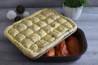 Tandoori Hähnchen Chicken mit Fladenbrot im Grundset Zauberstein und Ofenhexe mit Zesterreibe, Teigroller und Kuchengitter im Pampered Chef Onlineshop bestellen