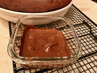 Blitz Kuchen auf die Schnelle aus der Stoneware rund, Ofenhexe oder runden Ofenhexe online im Pampered Chef Onlineshop bestellen