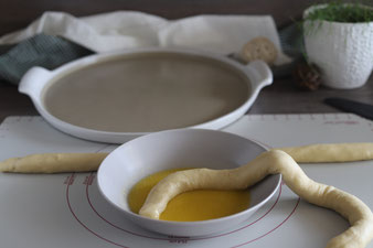 Käse mit der groben Microplane Reibe von Pampered Chef eiben