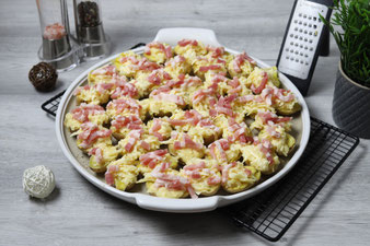 Überbackene Ofenkartoffeln auf der White Lady oder Ofenzauberer James aus dem Pampered Chef Onlineshop mit Kuchengitter, Salz & Pfeffermühlenset