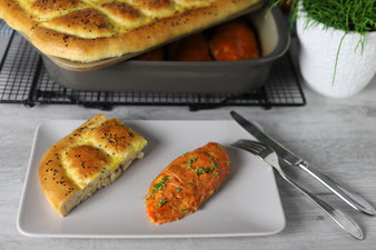 Tandoori Hähnchen Chicken mit Fladenbrot im Grundset Zauberstein und Ofenhexe mit Zesterreibe, Teigroller und Kuchengitter im Pampered Chef Onlineshop bestellen