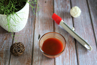 BBQ Marinade für Glasur in der Elfe verrühren.
