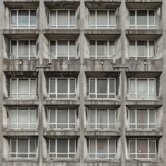 Brutalistische Stadthausfassade. Individual Prompt/KI. www.bonnescape.de