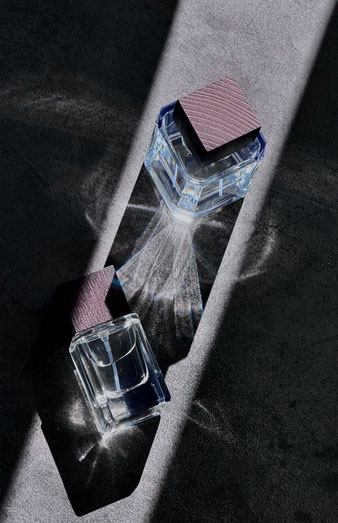 空間を美しく彩る香水瓶