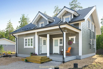 Eine Variation des neuen Holzblockhauses in Sachsen-Anhalt. Dieses Modell ist auch als Hanghaus geeignet. Wohnblockhaus - Blockhaus - Holzhaus