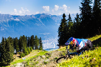 Auf zum MTB-Vergnügen – Gäste des aDLERS Innsbruck starten direkt vom Stadtzentrum Richtung Berg. / Foto: Innsbruck Tourismus/Tommy Bause