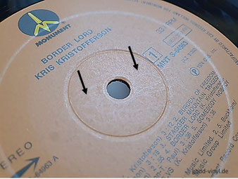 Feine Spuren im Bereich des Zentrierlochs, Album: "Kris Kristofferson - Border Lord" (EU 1974)