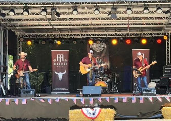 Red River Band Bayreuth, Country Rock Bayreuth, Motorradsternfahrt Kulmbach 2025, Dario Dorsch Country, Country Music Dario Dorsch Bayreuth, Schnitt: Peter Dorsch Bayreuth, Red River Band Bayreuth, Country DORSCH Bayreuth, Sternfahrt Kulmbach, Kulmbach 25