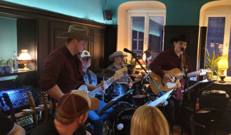 Red River Band Bayreuth, Country Rock Bayreuth, Country Oberfranken, Dario Dorsch Country, Country Music Dario Dorsch Bayreuth, Dario Dorsch Country Nordbayern, Red River Band Bayreuth - Rote Main Band Bayreuth, Country DORSCH Bayreuth, Lamperie Bayreuth,