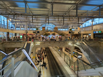 Bahnhof Marne-la-Vallée–Chessy direkt vor Disneyland Paris