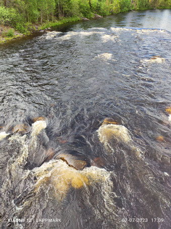 De kleine valletjes in het water