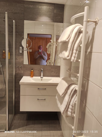 De badkamer gaf ons de ruimte om te douchen en ons klaar te maken