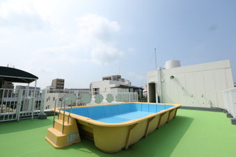 善児園　４階屋上プール