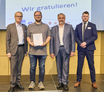 Urkundenbild mit „Du kannst was“-Absolvent