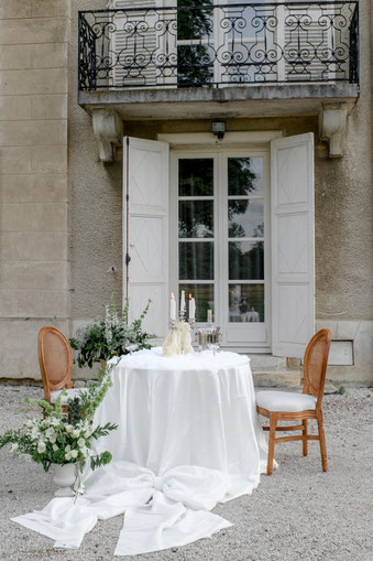 Satin Tischdecke mieten Champagnertower, Sweet Table Dekoverleih the featherette