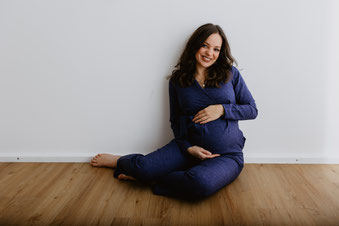 Babybauch Shooting, Babybauch Bilder, Babybauch Fotografie, Fotograf Dingolfing, Babybauch Fotograf Dingolfing, Babybauch bemalen, Newborn Shooting, Neugeborenen Bilder, Babybilder, Sevi Koch Landshut, Fotograf Landshut, Fotograf Straubing, Nicole Hecht