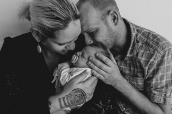 Newborn Shooting, Newbornfotograf, Fotograf Dingolfing, Babyfotograf Dingolfing, Straubing, Landshut, Deggendorf, Sevi Koch Landshut, Nicole Hecht, Stefanie Rössner, Romana Photography