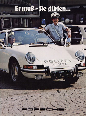 Die Uniform haben wir noch, den 911er, der für die Werbung Modell stand, leider nicht mehr. (Foto: Porsche-Archiv)
