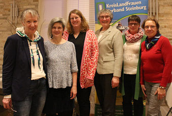 Der neue Landfrauen-Vorstand v.li.: Beisitzerin Annette Kruse, Kassenwartin Antje Starck, 2. Vorsitzende Johanna Schade, Vorsitzende Annemarie Rohde, 3. Vorsitzende Maren Piening, Beisitzerin Birte Oesau, es fehlt Schriftführerin Frauke Kaufmann