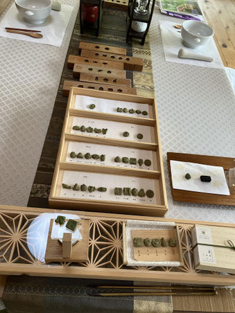 オリジナルの木型を使ったお香作り。ほのかにかおるお抹茶の香りに癒されました。