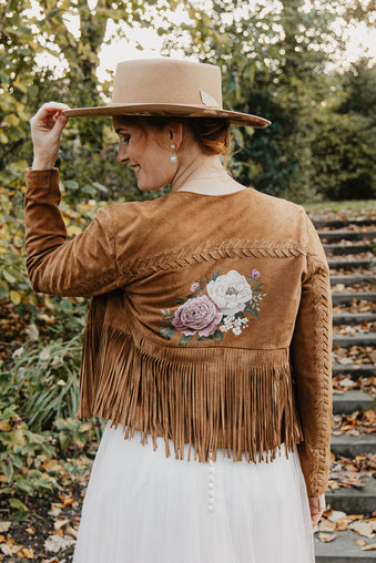 Personalisierte handbemalte Jacke für den Hochzeitstag. Hochzeitsaccessoires