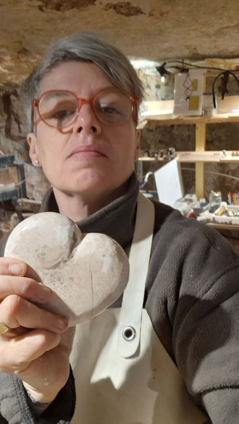 travail de lapidaire coeur en marbre du Var
