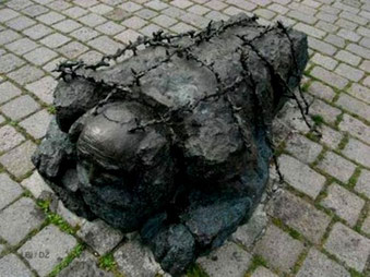 Den østrigske kommunistiske billedhugger Alfred Hrdlicka’s mindesmærke ”Gadevaskende jøde” i Wien