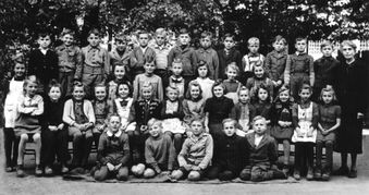 3.Schulklasse Flehingen-Sickingen ca. 1947 mit Lehrerin Frl. Schäfer