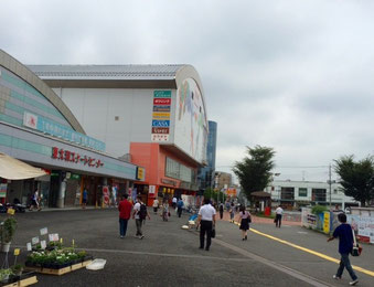 ☆この大きな建物がBigBox。