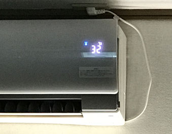 ☆西日が当たるせいもあり、クーラーを17℃に設定しても32℃に上がりっぱなし。