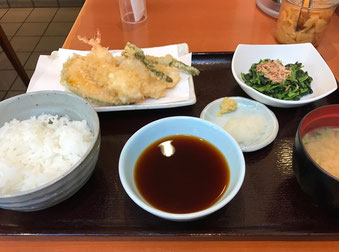☆天丼てんやで朝昼兼用の天ぷら定食。