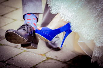 Zum Hochzeitsmotto passende Fußkleidung
