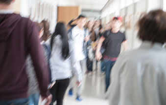 Die meisten Jugendlichen kommen unausgeschlafen in die Schule - und das hat negative Folgen Bild: Joachim Wiesner