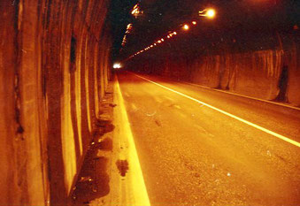 in Japan gibt es keine Pass-Übegänge  dafür umsomehr Tunnels