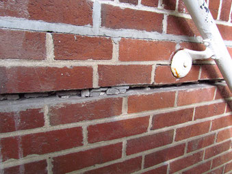 Gaps in mortar need repaired before winter