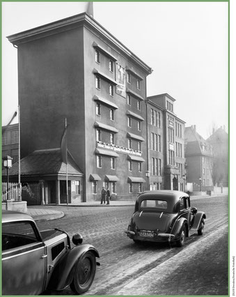 Das Goehle-Werk zählte mit seinen markanten Bunkertürmen zu einem der größten Dresdner Rüstungskonzerne. Diese von der Riesaer Straße aus aufgenommene Fotografie entstand im Jahr 1949.