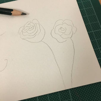 DIY Anleitung für eine Flaschenbanderole mit Handlettering und Aquarell - Rosen vorzeichnen