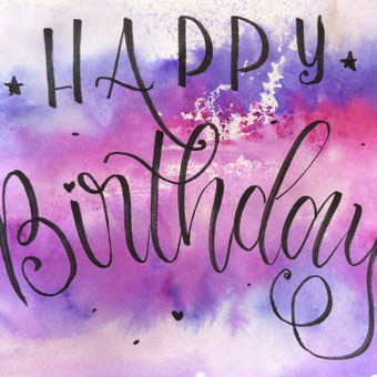 einfache und individuelle Geburtstagskarte mit Handlettering selbermachen