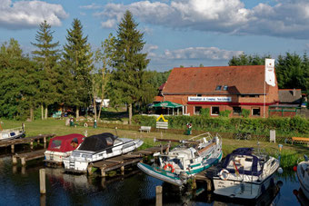 Bootsanleger Neu-Göhren an der Elde