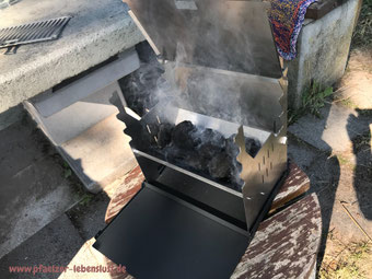 FENNEK GRILL, Tablet Grill, Laptop Grill, Holzkohle Grill, Outdoor Grill, Mobiler Grill, Camping Grill, Picknick Grill, Notebook Grill, Grill to go 