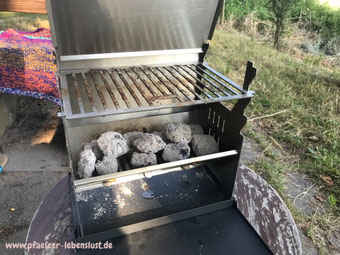 FENNEK GRILL, Tablet Grill, Laptop Grill, Holzkohle Grill, Outdoor Grill, Mobiler Grill, Camping Grill, Picknick Grill, Notebook Grill, Grill to go 