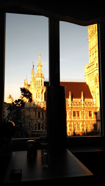 glockenspiel cafe münchen marienplatz
