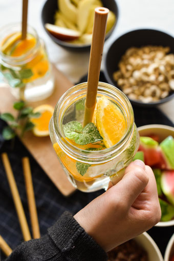 Diese nachhaltigen Küchenutensilien sind sowohl für deine Küche als auch für das nächste Picknick geeignet: Plastikfrei in der Küche Part 3 RiekesBlog