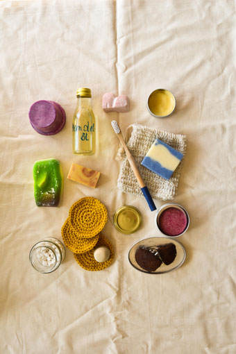 Auf einen Blick: Diese Firmen verkaufen plastikfreie Naturkosmetik, Seifen und co. | Plastikfrei im Badezimmer Part 2 RiekesBlog